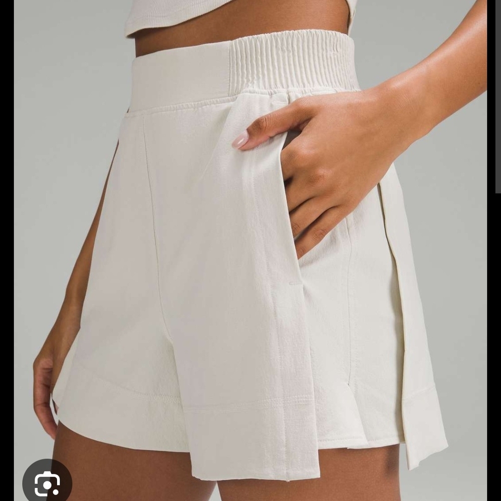 lululemon Stretch Woven High Rise Short 4"
